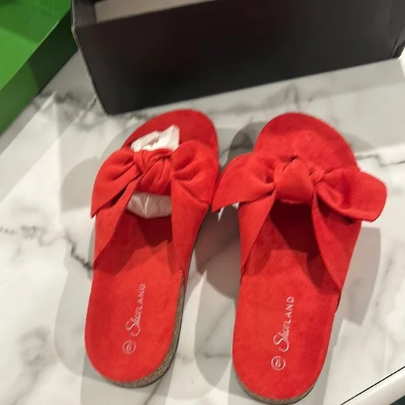 Red Bow Slip-On Sandals - Picture 1 of 3